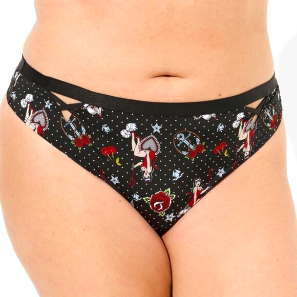 ♥️NWT VINTAGE TORRID THONG PANTY - LOVERS TATTOO HEART PINUP PRINT - PLUS SIZE - Picture 1 of 14